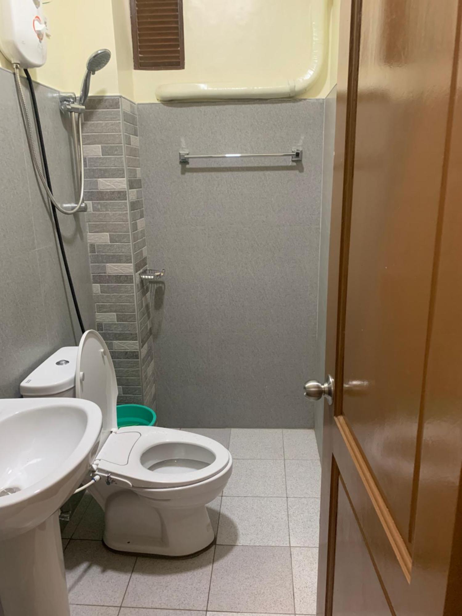Zl Travelers Inn Batuan المظهر الخارجي الصورة